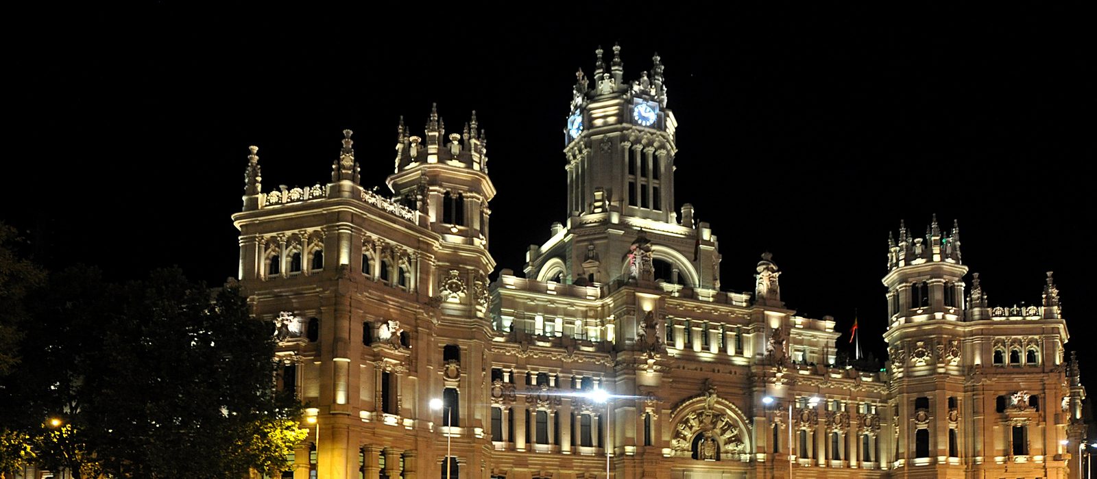 Palacio de Cibeles at night, Madrid