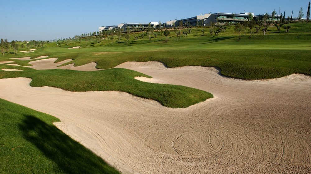 Bunkers and fairway at Golf Santander, Boadilla del Monte, Madrid